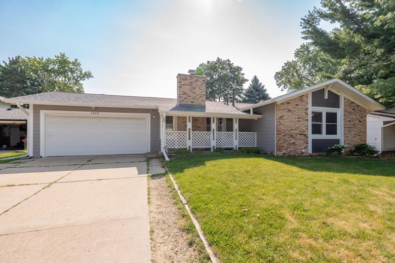 1449 Park Hills Ct, Woodbury, MN 55125
