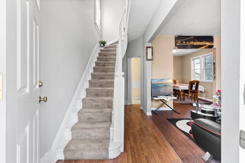 513 Van Buren Ave, Saint Paul, MN 55103