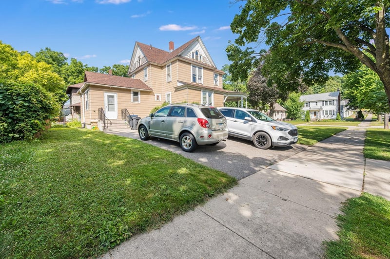 1404 N 5th St, Mankato, MN 56001