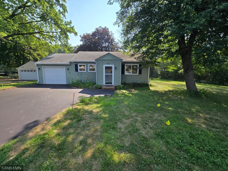 1020 Evergreen Ln N, Plymouth, MN 55441