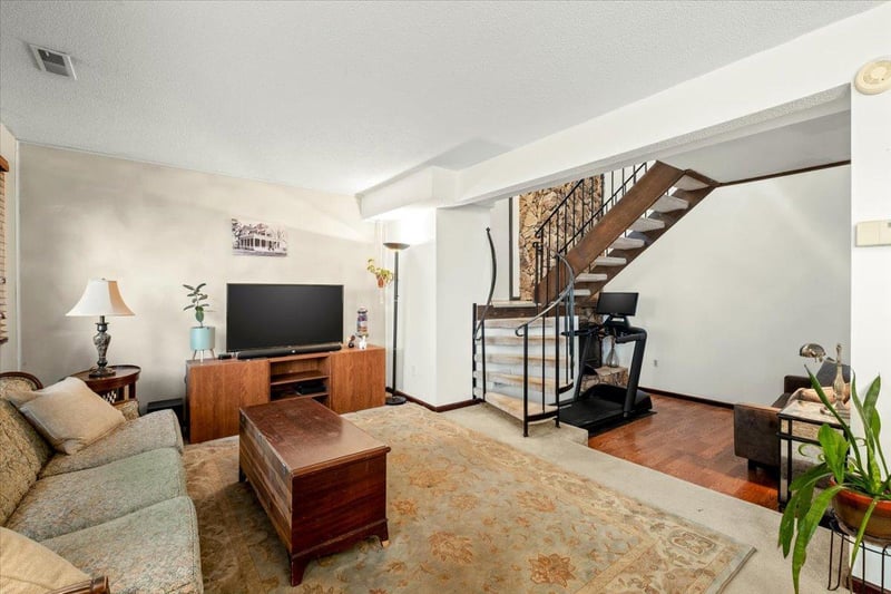 5530 E Bavarian Ps, Fridley, MN 55432
