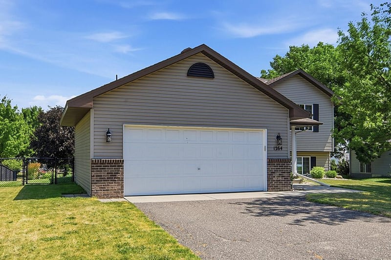 1264 Stone Ridge Rd, Sauk Rapids, MN 56379