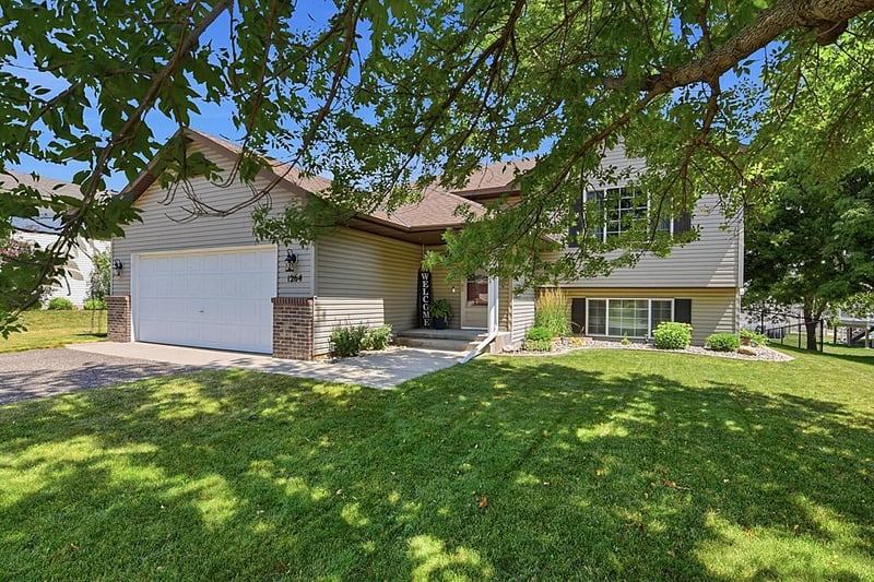 1264 Stone Ridge Rd, Sauk Rapids, MN 56379