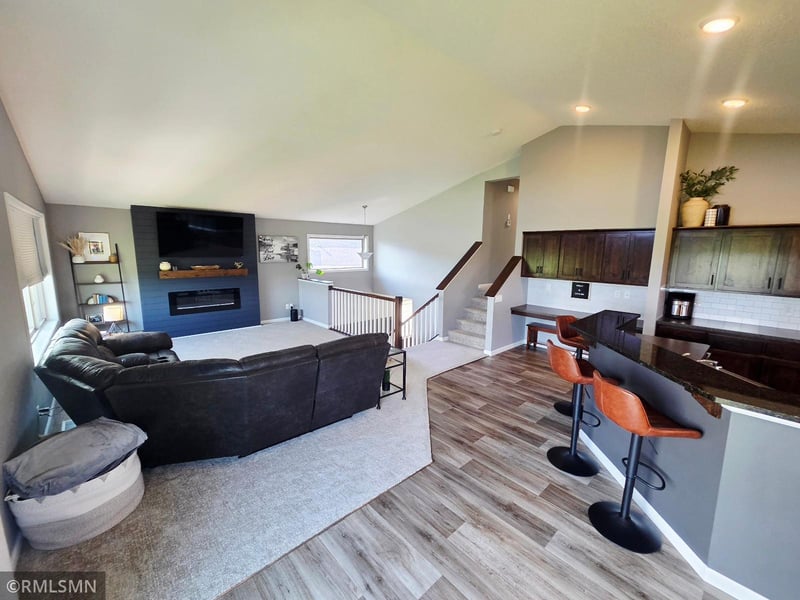 1667 Hidden Trl, Mayer, MN 55360