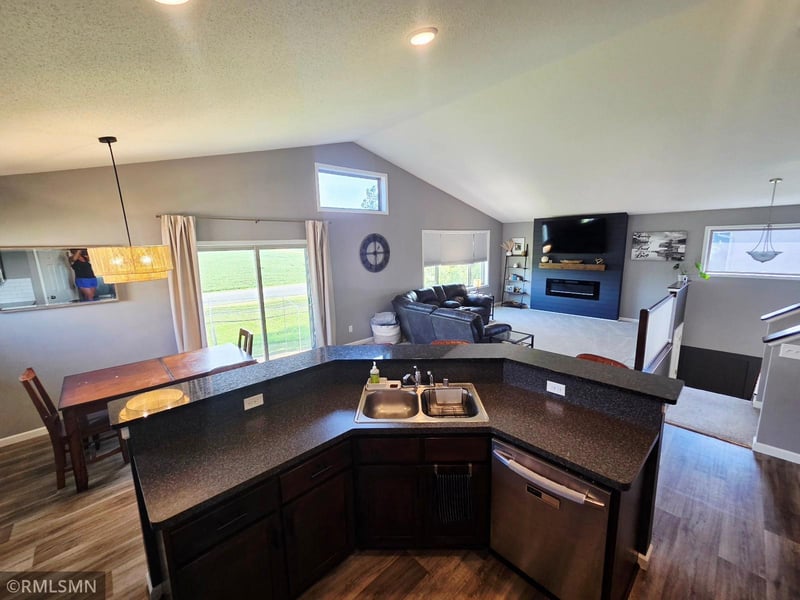 1667 Hidden Trl, Mayer, MN 55360