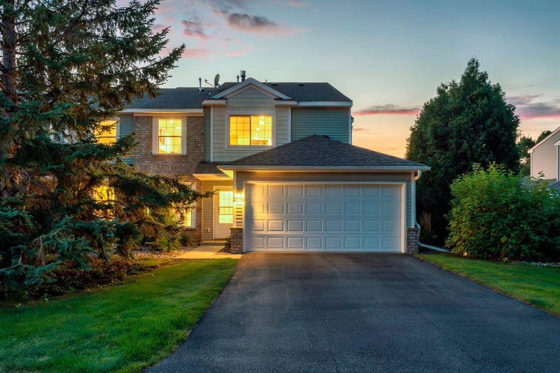 2754 Wagon Wheel Trl, Chaska, MN 55318