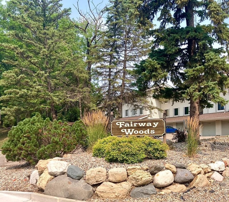 14314 Fairway Dr, Eden Prairie, MN 55344