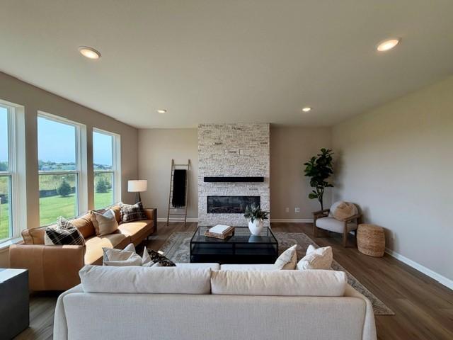 4633 Island Park Dr, Woodbury, MN 55129
