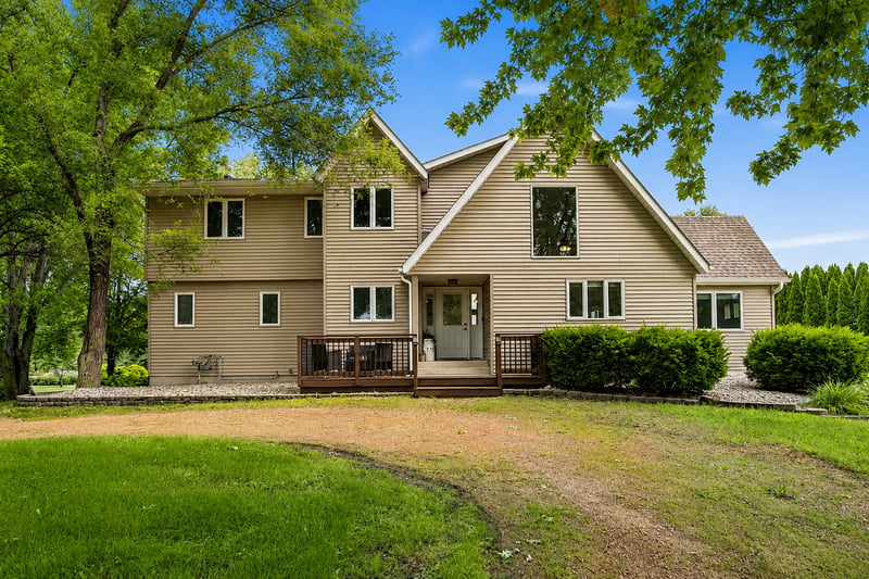 135 Airport Rd, Hutchinson, MN 55350