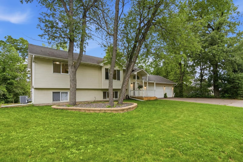 23131 Butterfield Dr NW, Saint Francis, MN 55070