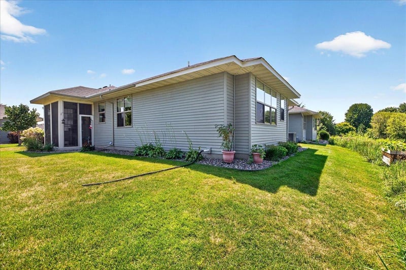 1121 Willowbrook Cir, Delano, MN 55328