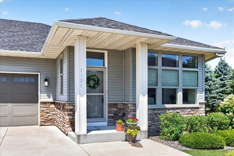 1121 Willowbrook Cir, Delano, MN 55328
