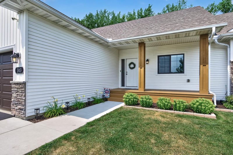 313 Lachermeier Ln, Waverly, MN 55390