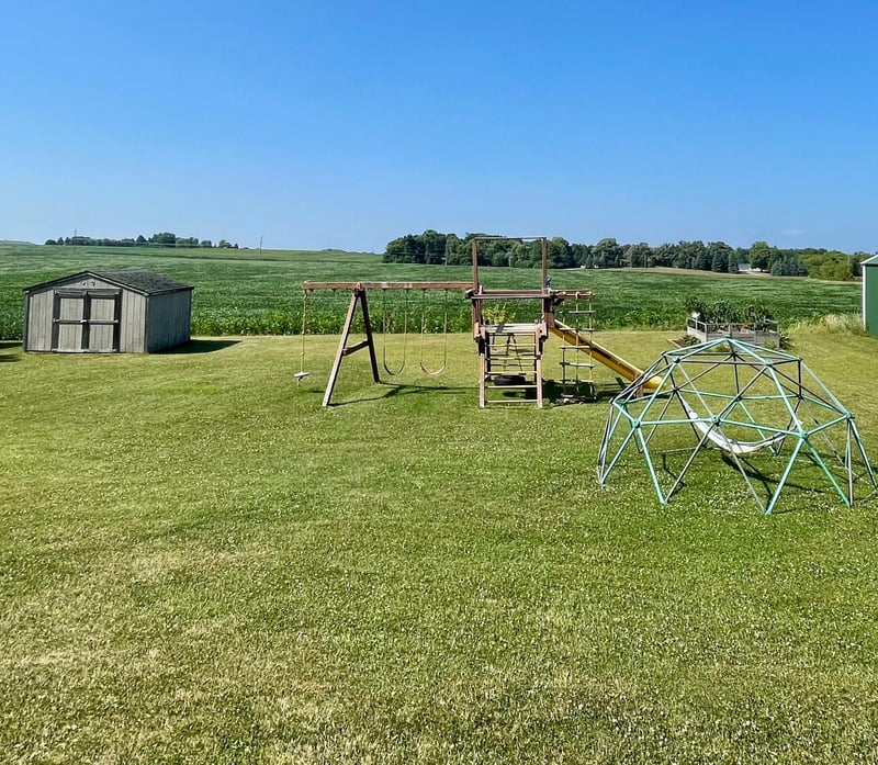 1050 Forest City Blvd NW, Maple Lake, MN 55358