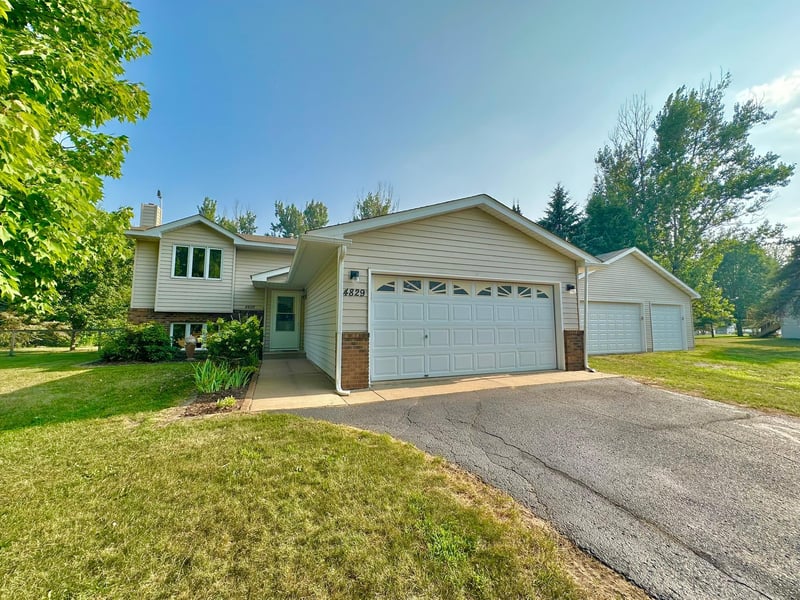 4829 253rd St, Wyoming, MN 55092