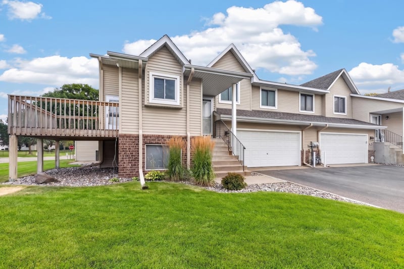 9313 Loch Lomond Ln, Brooklyn Park, MN 55443