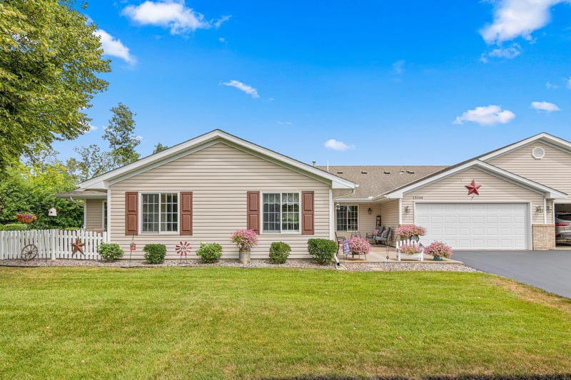 13098 Brookside Ln N, Rogers, MN 55374