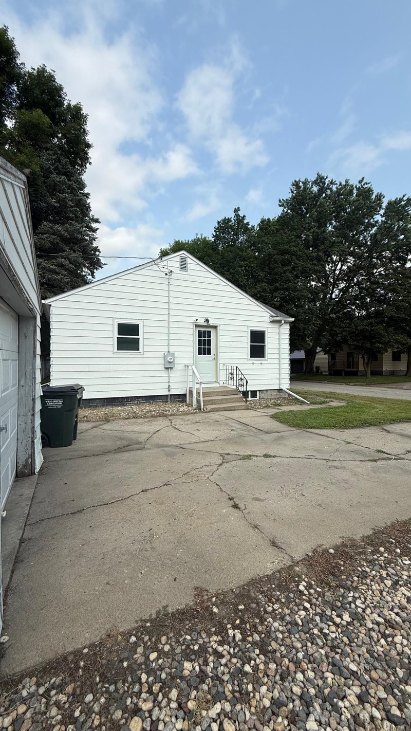 318 5th Ave NE, Clara City, MN 56222