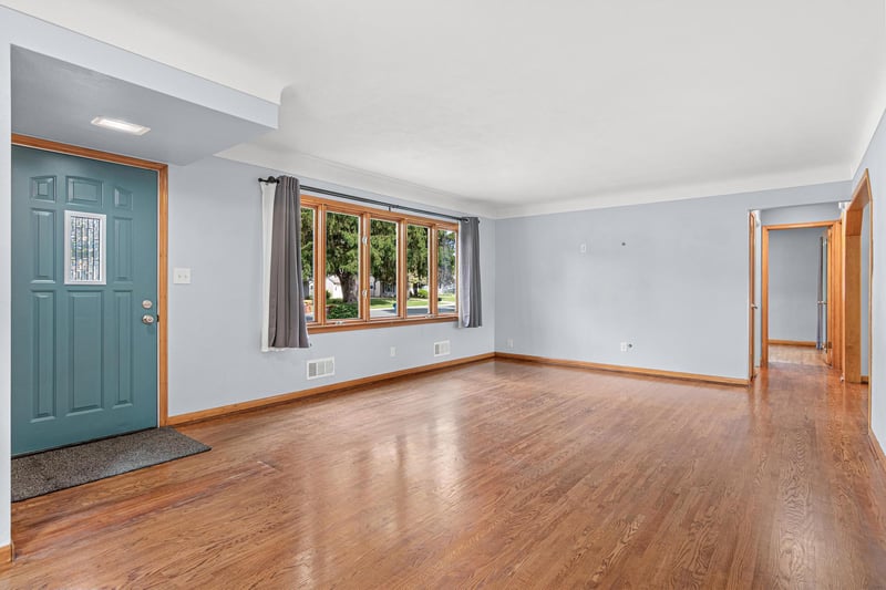 3786 Howard Ave, White Bear Lake, MN 55110