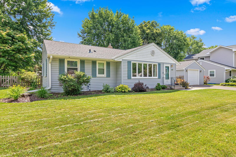 3786 Howard Ave, White Bear Lake, MN 55110