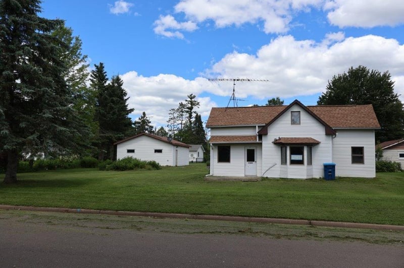 N3806 6th St, Weyerhaeuser, WI 54895