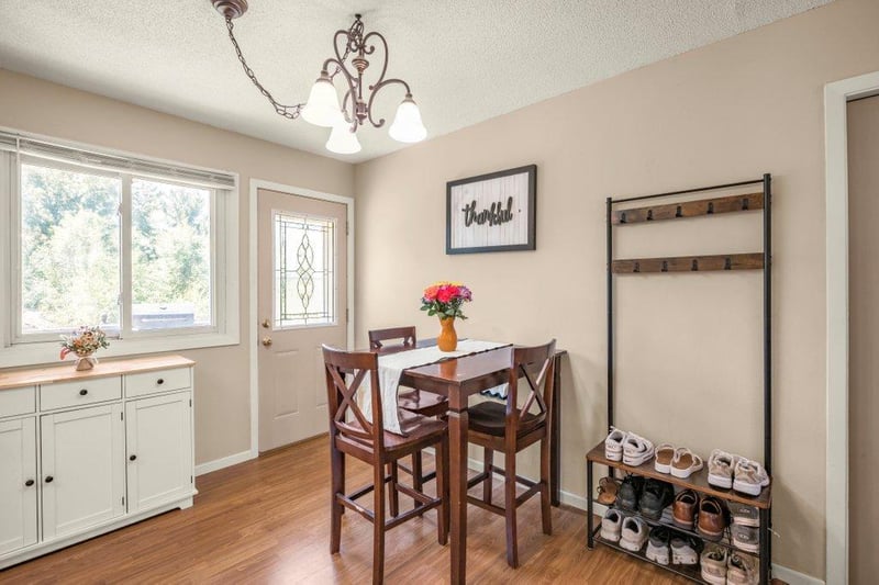 1808 W River St, Monticello, MN 55362