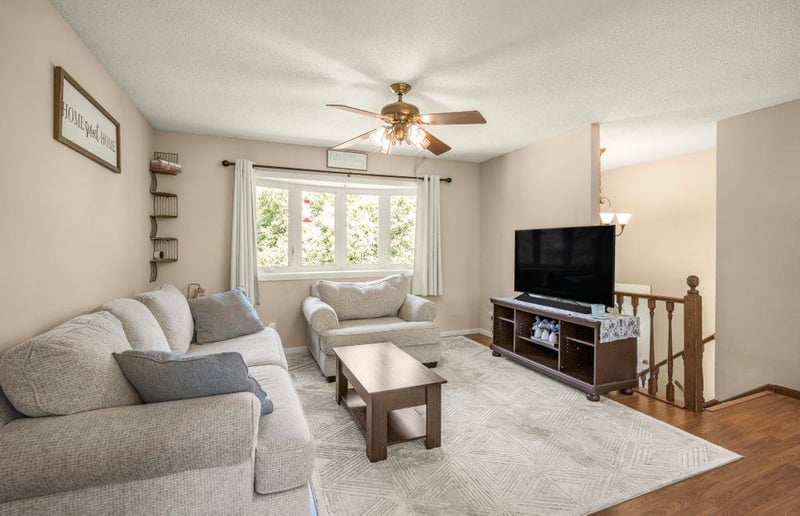 1808 W River St, Monticello, MN 55362