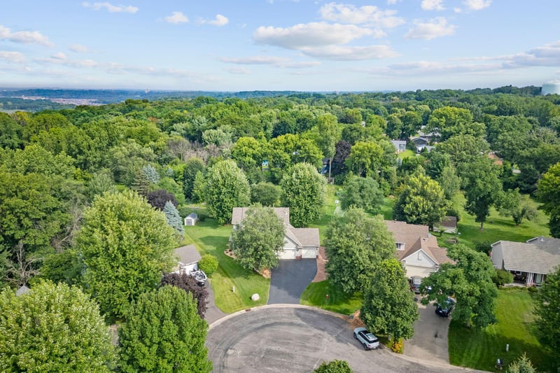2213 Emerald Ln, Saint Paul, MN 55119