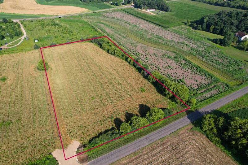 N5877 1000th St, Ellsworth, WI 54011