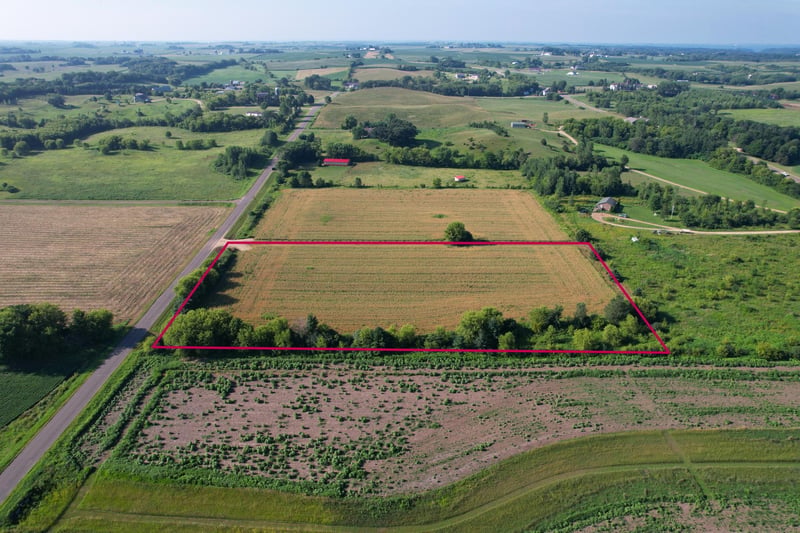 N5877 1000th St, Ellsworth, WI 54011