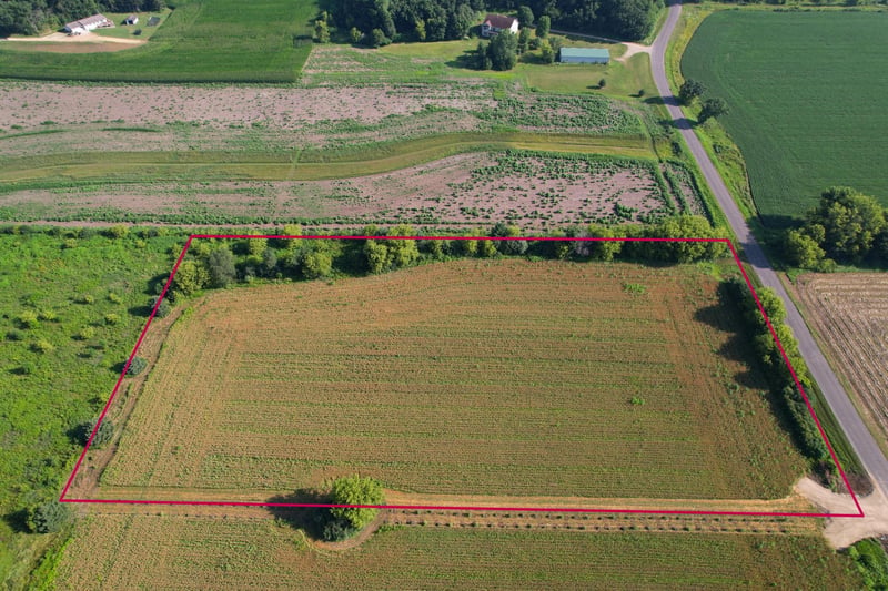 N5877 1000th St, Ellsworth, WI 54011