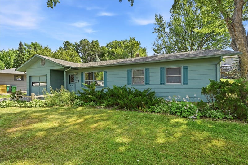 321 Hemlock St S, Stillwater, MN 55082