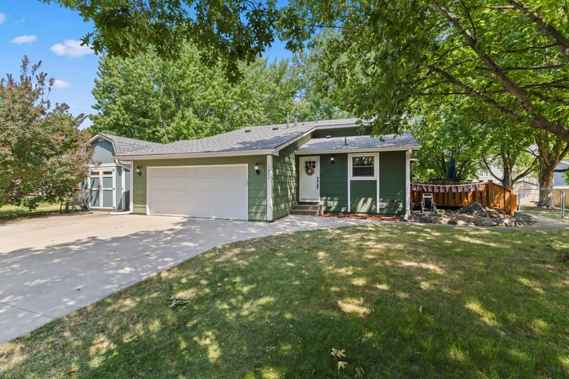 1805 Ruby Cir, Shakopee, MN 55379