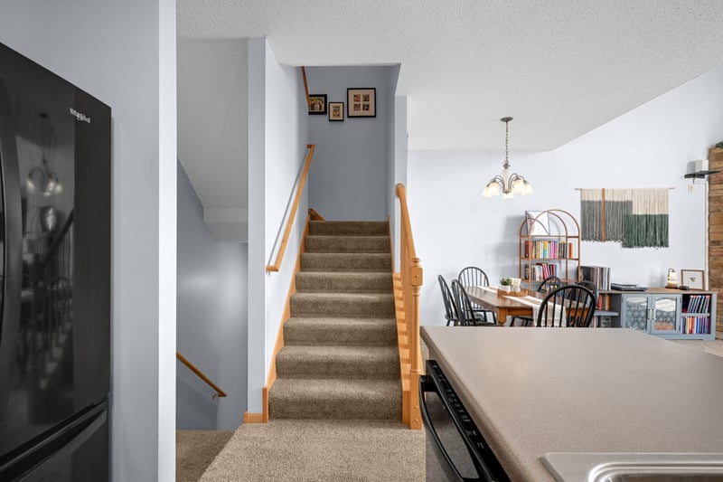 6801 Pine Crest Trl S, Cottage Grove, MN 55016