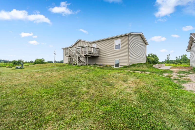 5404 Rush Point Dr, Rush City, MN 55069