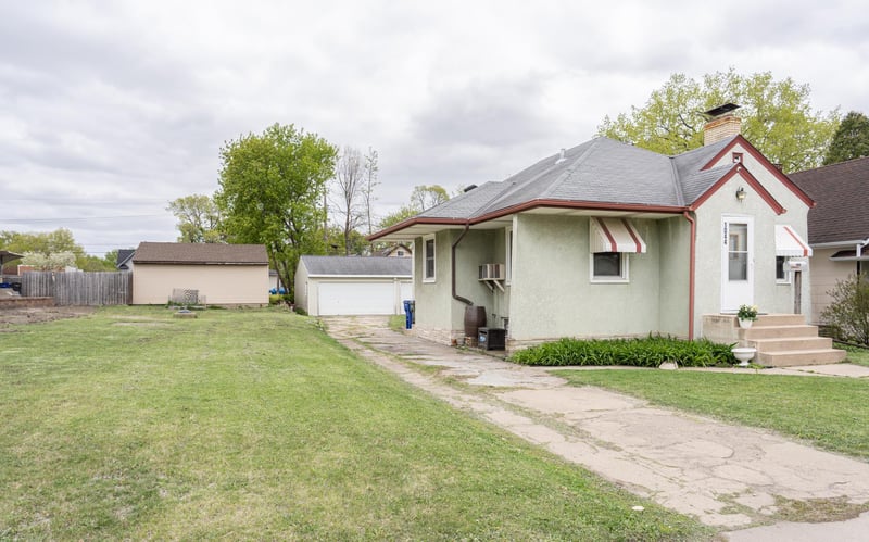 1044 Cumberland St, Saint Paul, MN 55117