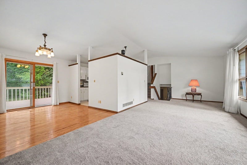 1880 Richal Dr, Woodbury, MN 55125