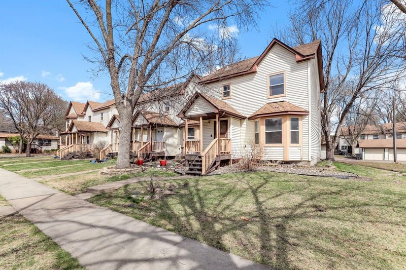906 Galtier St, Saint Paul, MN 55117