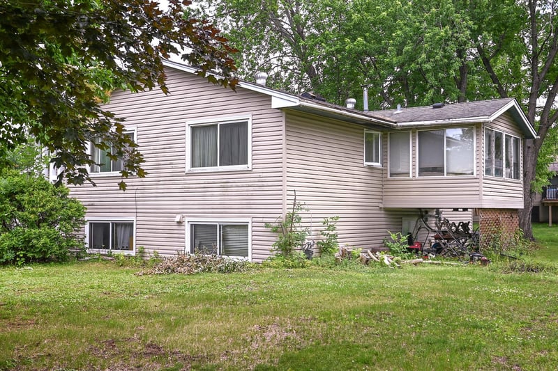 8117 Sunkist Cir, Brooklyn Park, MN 55444