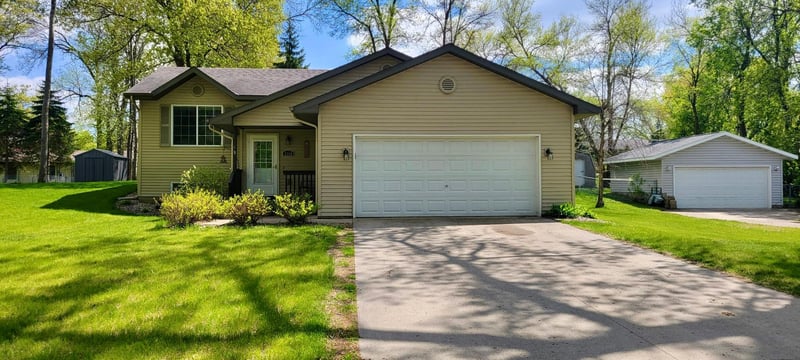 2110 Darling Ave E, Alexandria, MN 56308