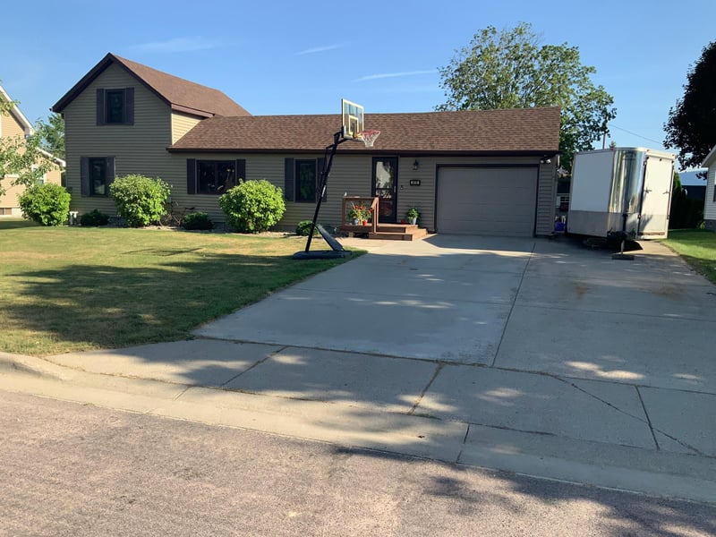 819 5th St, Nicollet, MN 56074