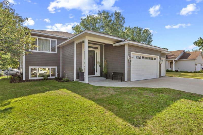 7473 96th St S, Cottage Grove, MN 55016