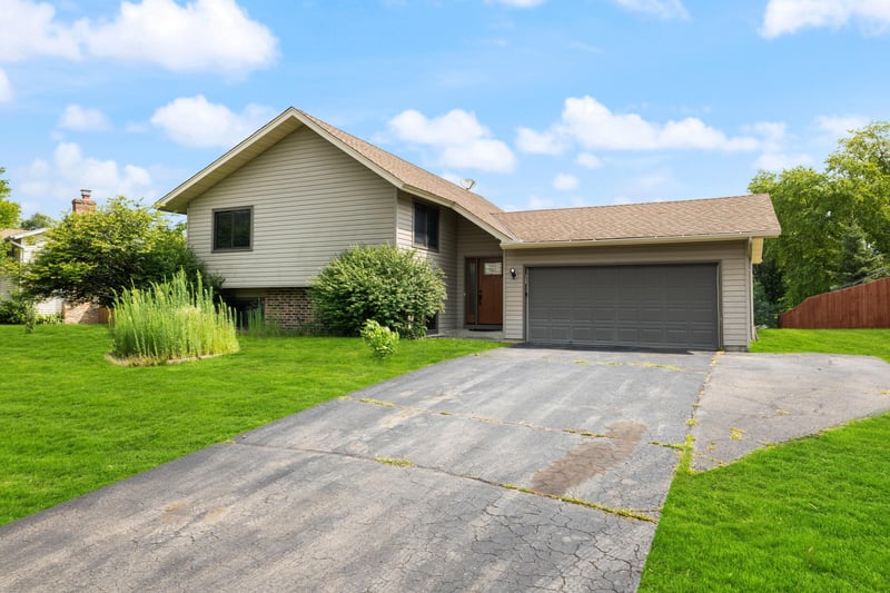 1417 Raleigh Dr, Burnsville, MN 55337