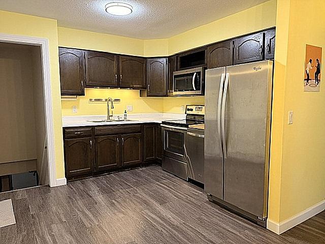 1790 Maple Park Cir, Windom, MN 56101