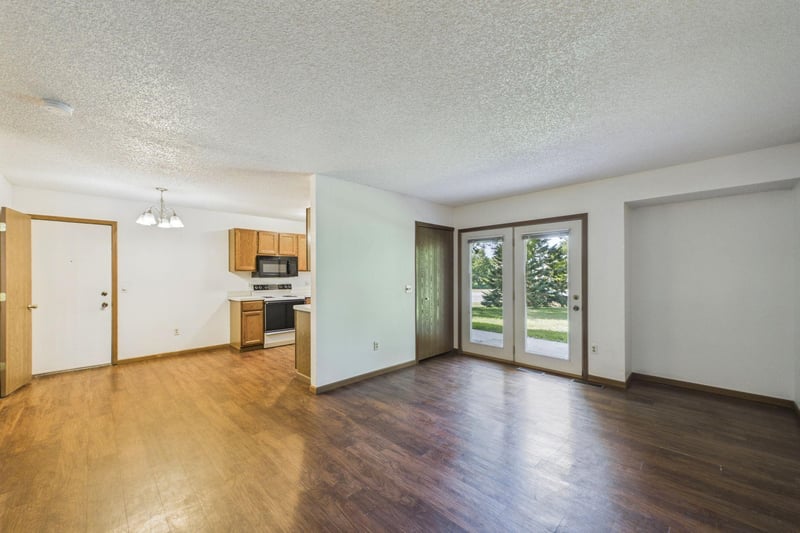 46 125th Ln NW, Coon Rapids, MN 55448