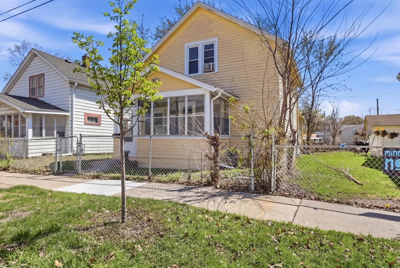 324 Van Buren Ave, Saint Paul, MN 55103