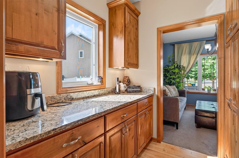 5701 Oregon Ct, Crystal, MN 55428