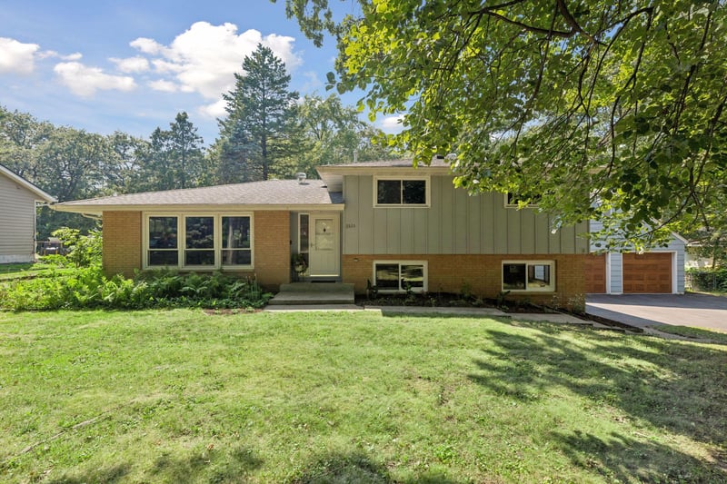 3535 Rustic Pl, Shoreview, MN 55126