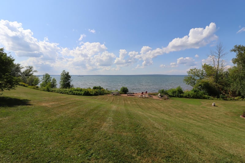 2729 Lake Shore Dr E #4, Ashland, WI 54806