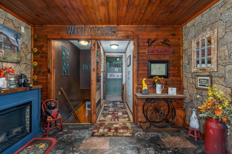 50 Cypress Blvd, Babbitt, MN 55706